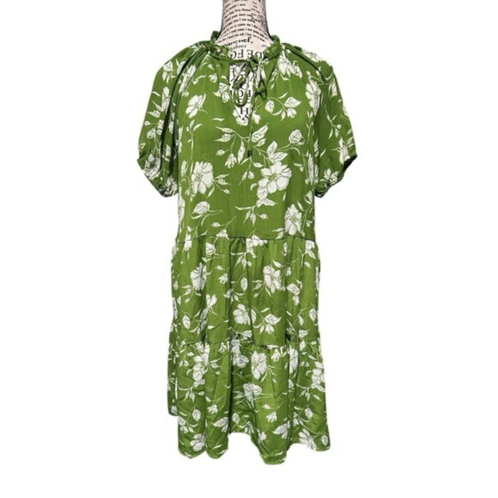 Lark & Grey Green Elegant Fashion Dress With Frowning‎ Bottom Fashionable Medium